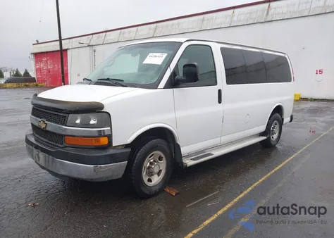 2005 Chevrolet Express из США, поврежденный, VIN 1GAHG35U851244033